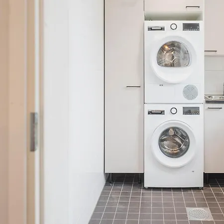 Pensionat & Caravan Lehtiniemi - *